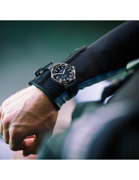 ORIS Aquis Date 01-733-7730-4135-07-4-24-64EB